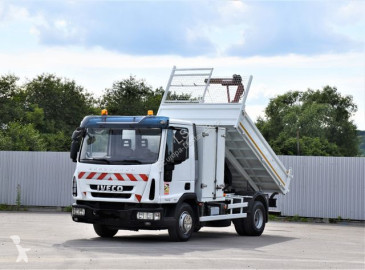 Con volquete Iveco