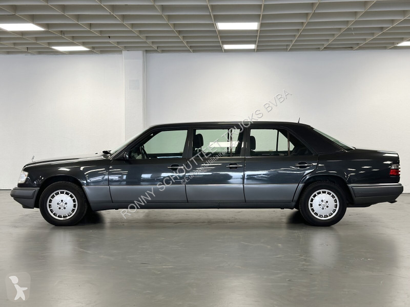 Véhicule utilitaire Mercedes E 280...