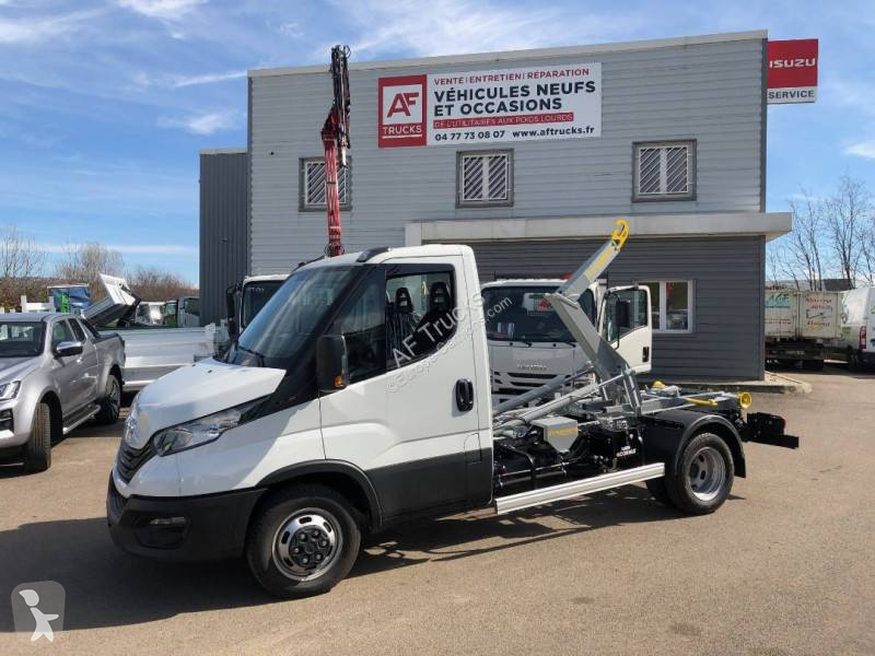 Un camion benne pour les îles ! - Cornut