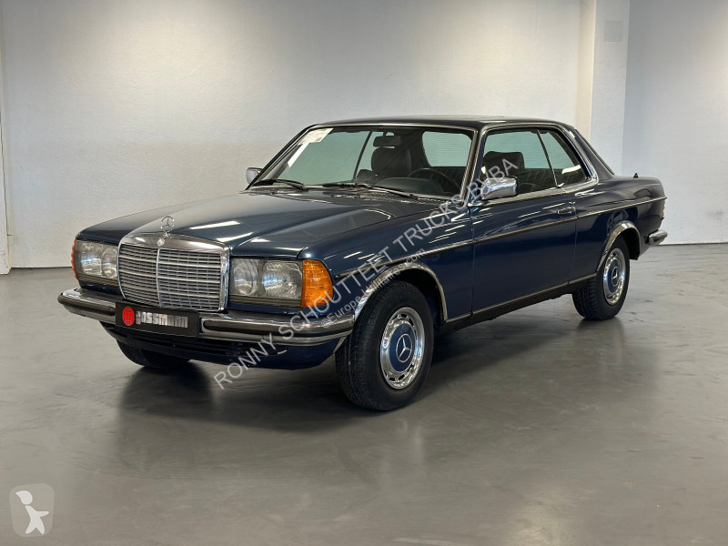 Véhicule utilitaire Mercedes 230 CE Coupe, C123...