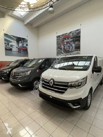 New Renault Trafic 3 : on sale this summer ! - New Vans - Planet Trucks