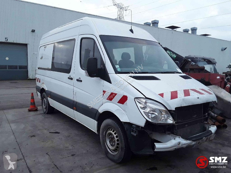 Veicolo commerciale Mercedes 311 accident