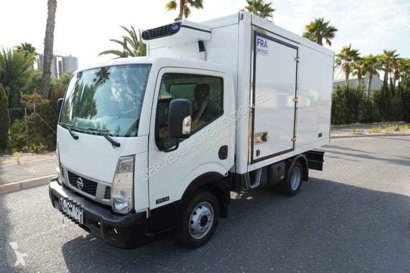 Véhicule utilitaire Nissan