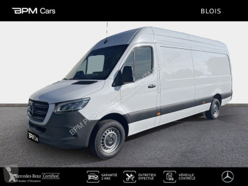 Fourgon utilitaire Mercedes