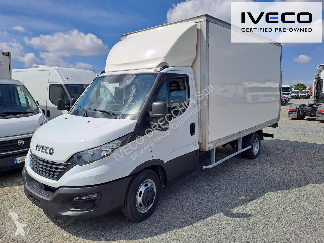 Véhicule utilitaire Iveco DAILY 35C16 3.0