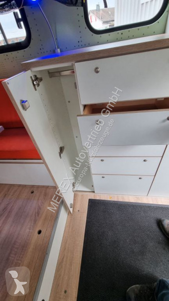 Bedrijfswagen  FM1 shelter ausgebaut