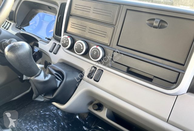 Véhicule utilitaire Mitsubishi CANTER