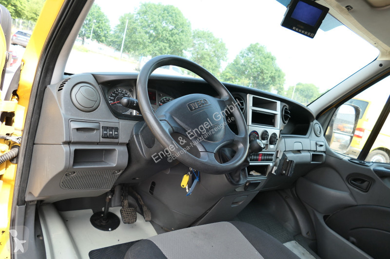 Autoutilitară Iveco Daily 35 S11 C30C AUTOMATIK...