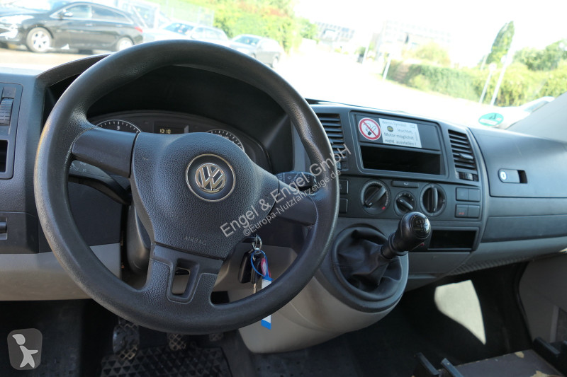 Véhicule utilitaire Volkswagen T5 Transporter...