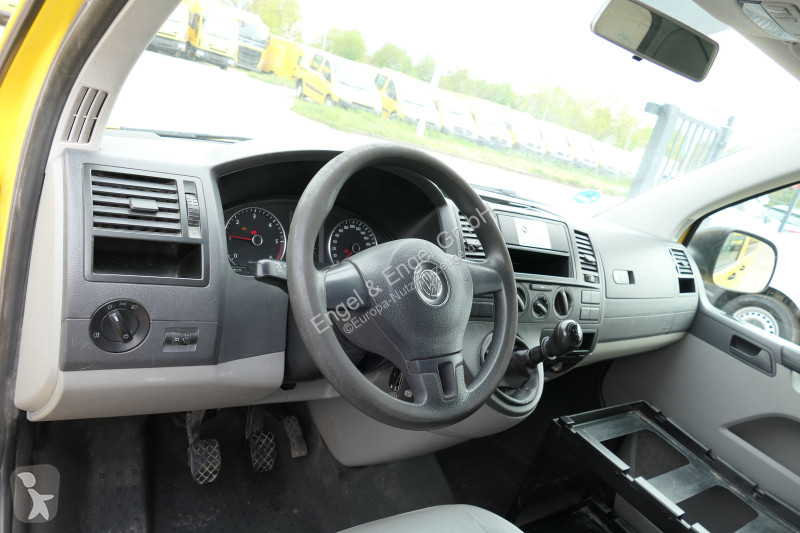 Véhicule utilitaire Volkswagen T5 Transporter...