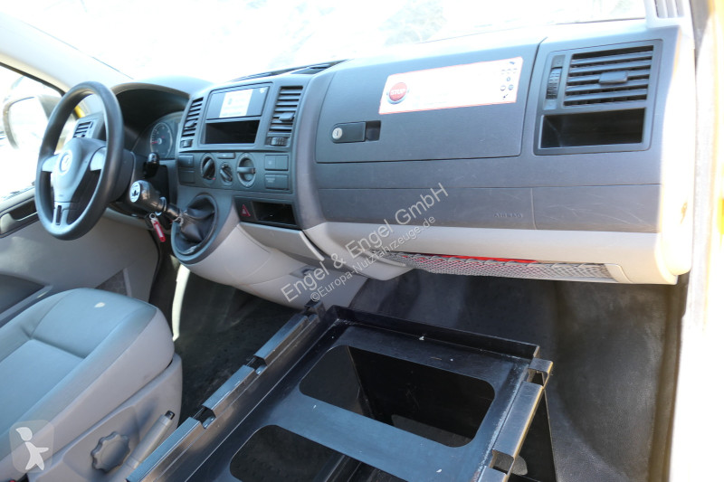 Autoutilitară Volkswagen T5 Transporter 2.0 TDI...