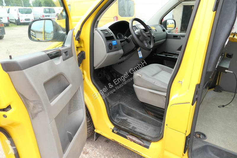 Véhicule utilitaire Volkswagen T5 Transporter...