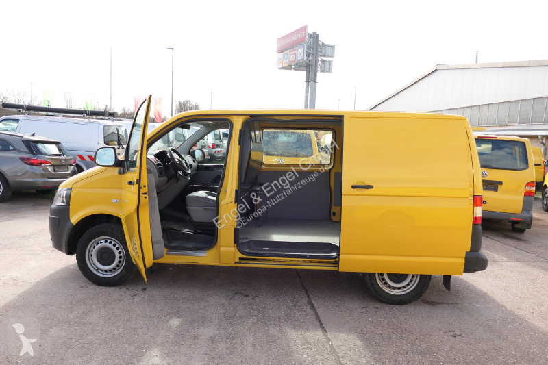 Autoutilitară Volkswagen T5 Transporter 2.0 TDI...