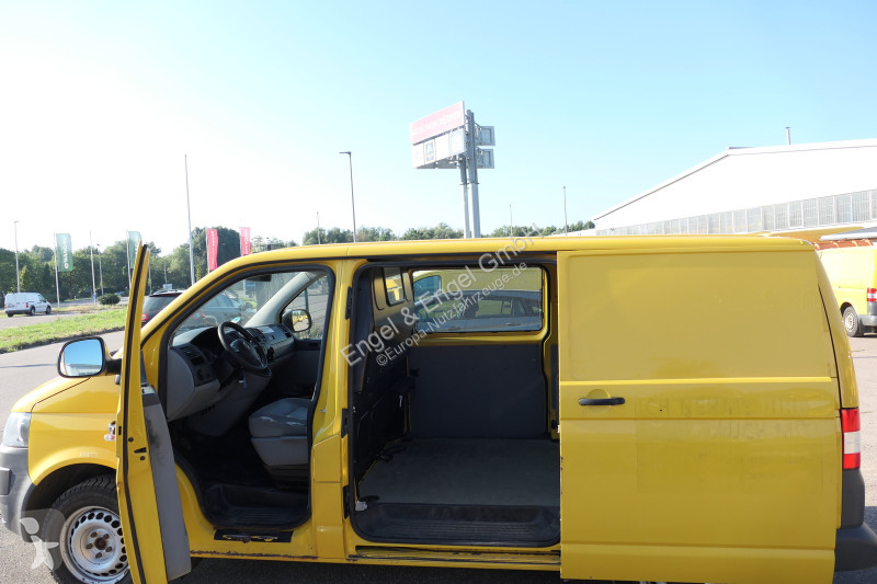 Véhicule utilitaire Volkswagen T5 Transporter...