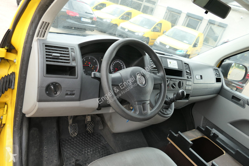 Véhicule utilitaire Volkswagen T5 Transporter...