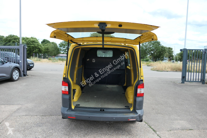 Véhicule utilitaire Volkswagen T5 Transporter...