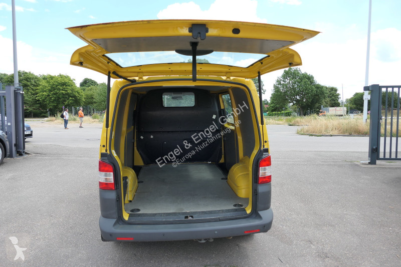 Véhicule utilitaire Volkswagen T5 Transporter...
