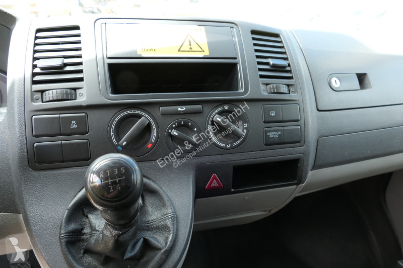 Véhicule utilitaire Volkswagen T5 Transporter...