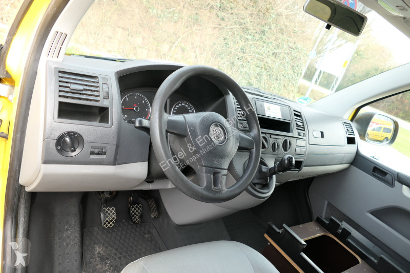Véhicule utilitaire Volkswagen T5 Transporter...