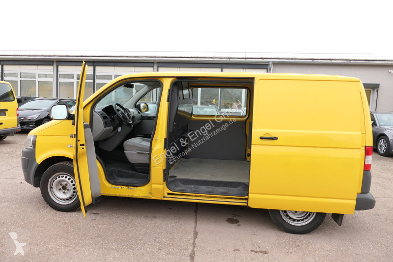 Véhicule utilitaire Volkswagen T5 Transporter...