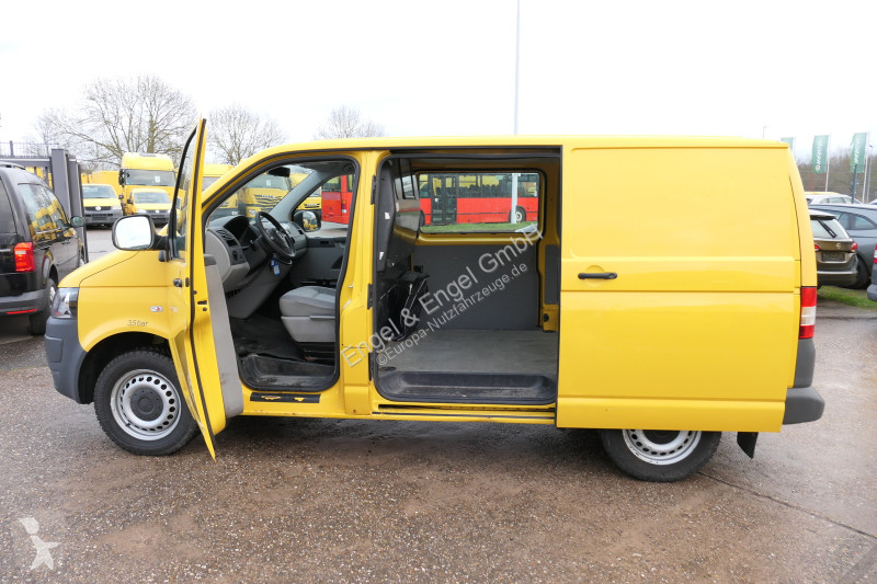 Véhicule utilitaire Volkswagen T5 Transporter...