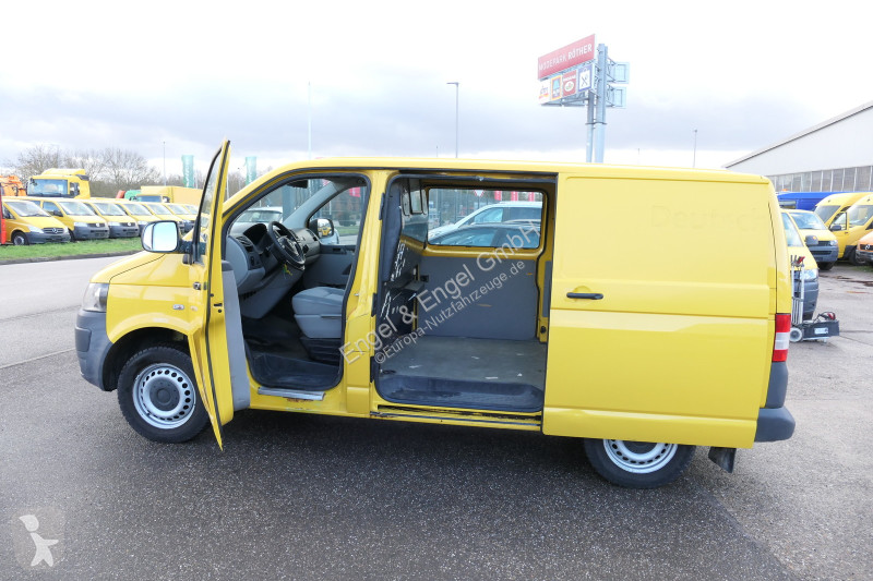 Véhicule utilitaire Volkswagen T5 Transporter...