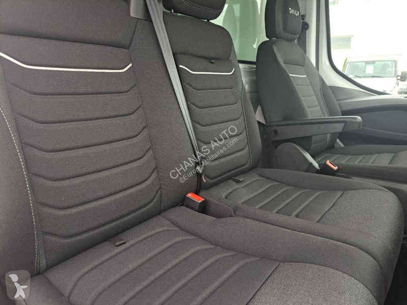 Autoutilitară Iveco 35C18 A8 180CV 3L HAYON...