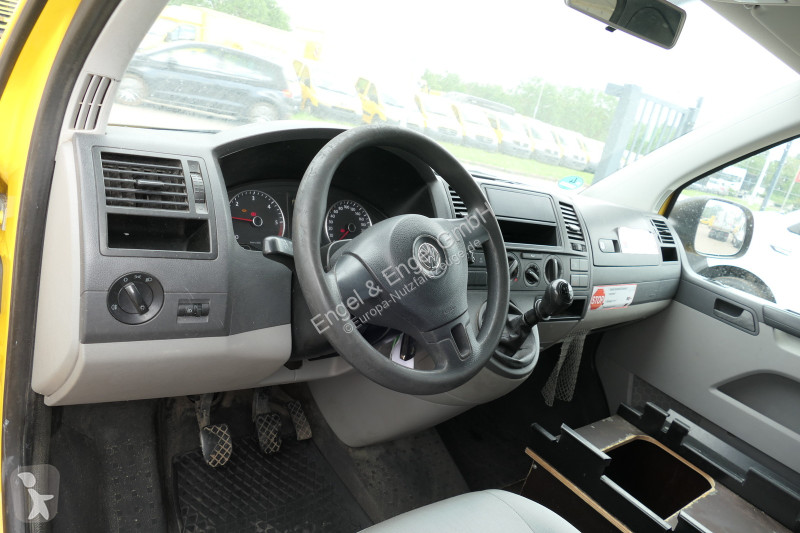 Лекотоварен автомобил Volkswagen T5 Transporter...