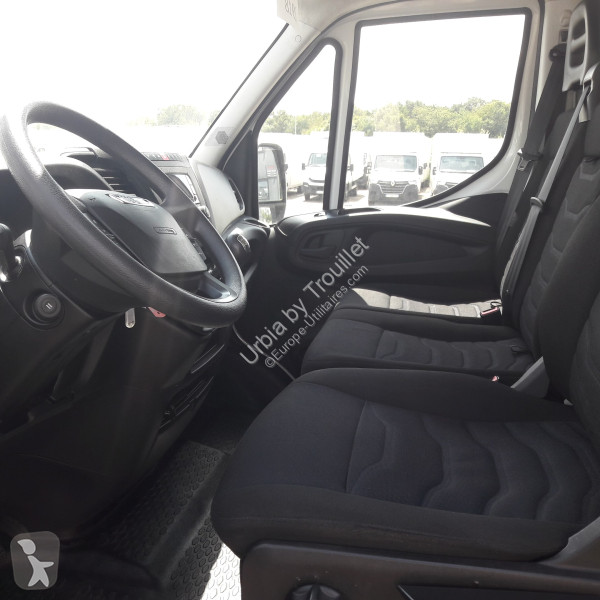 Véhicule utilitaire Iveco FRIGO OPTION HAYON -...