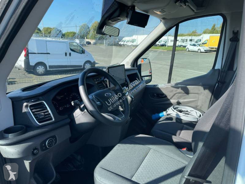 Véhicule utilitaire Ford