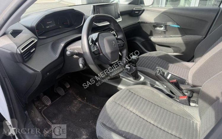 عربة نفعية Peugeot