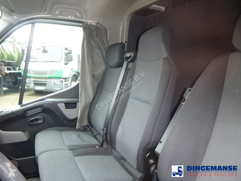 Véhicule utilitaire Renault 170 dci 4x2 curtain...