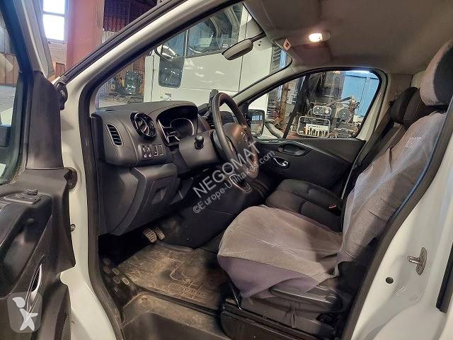 Véhicule utilitaire Nissan