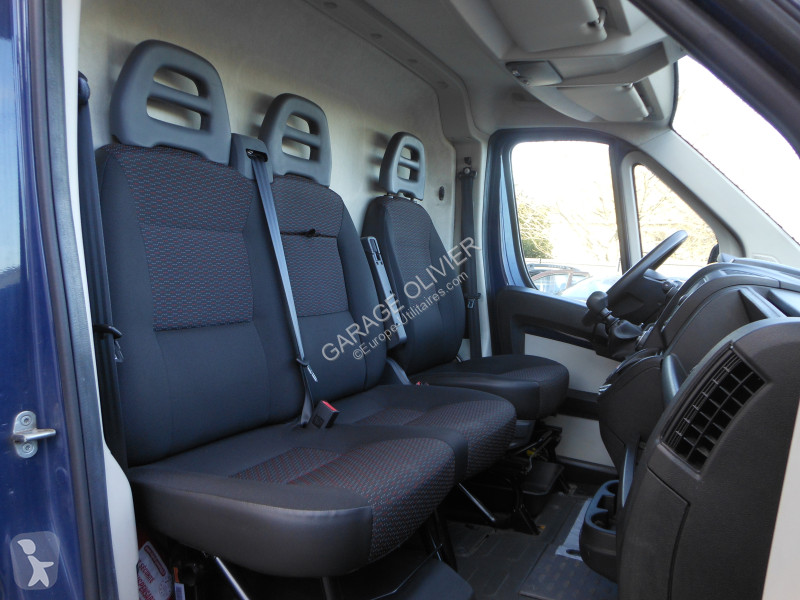 Véhicule utilitaire Citroën 35 L2H2 2.0 Bluehdi...