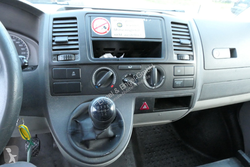 Véhicule utilitaire Volkswagen T5 Transporter...