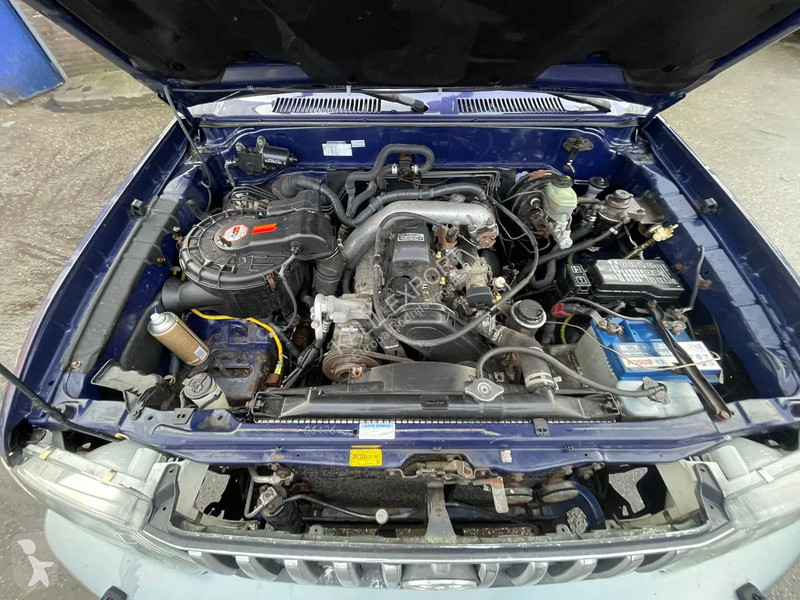 Veículo utilitário Toyota 3.0D Diesel Engine...