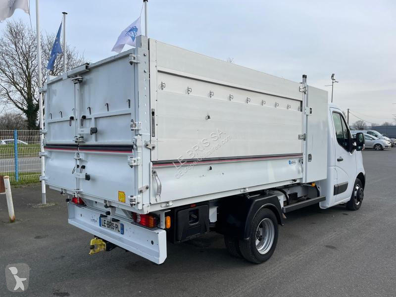 Véhicule utilitaire Nissan 145.35
