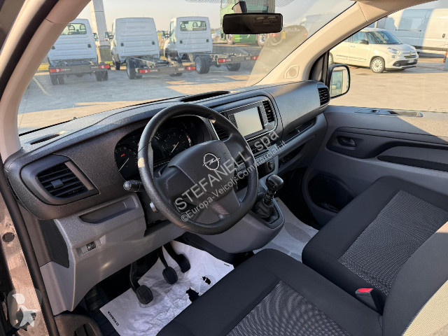 Autoutilitară Opel VIVARO 9P