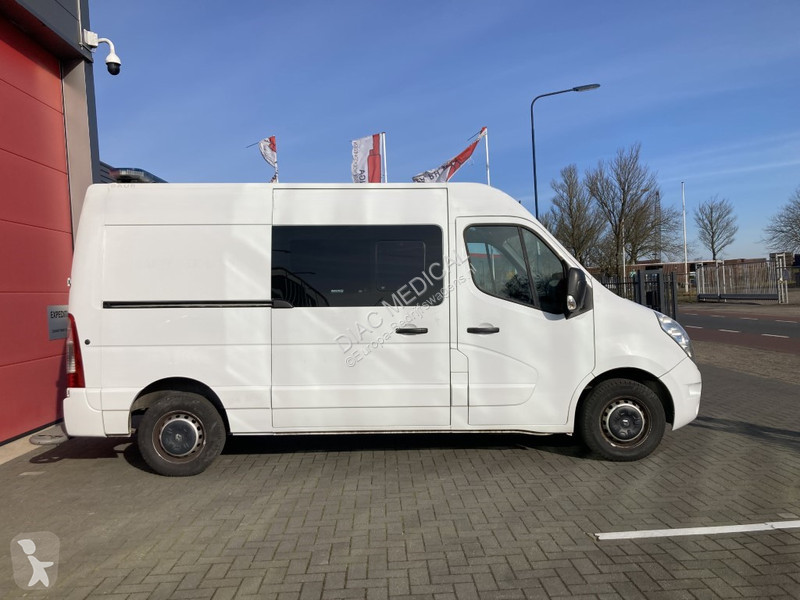 Furgoneta Renault T33 2.3 dCi L2H2 Ambulance...
