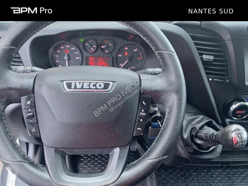 Véhicule utilitaire Iveco CCb 35C18H...