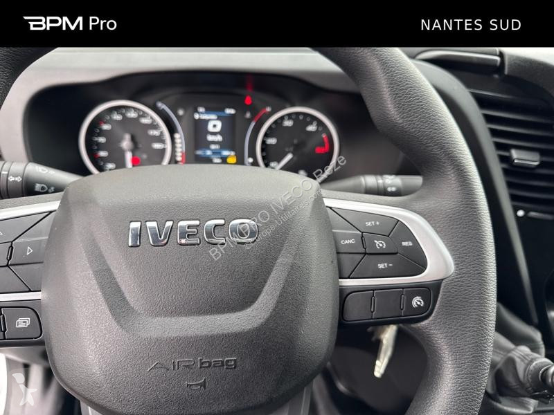 Furgoneta Iveco CCb 35C16H3.0 / Caisse + hayon...