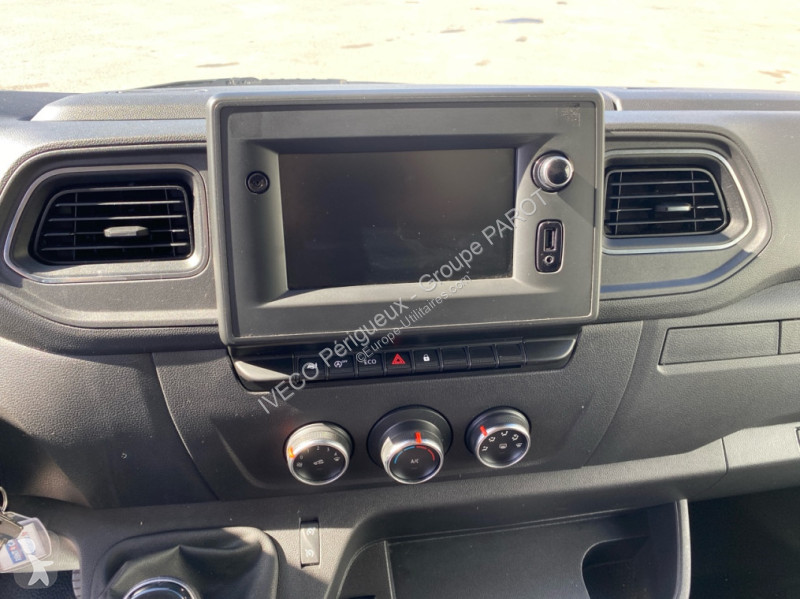 Autoutilitară Renault F3500 L2H2 2.3 dCi 135ch...
