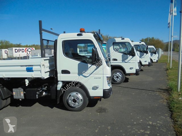 Véhicule utilitaire Fuso 6S15