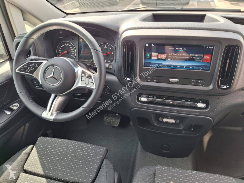 Véhicule utilitaire Mercedes VITO FOURGON 114...