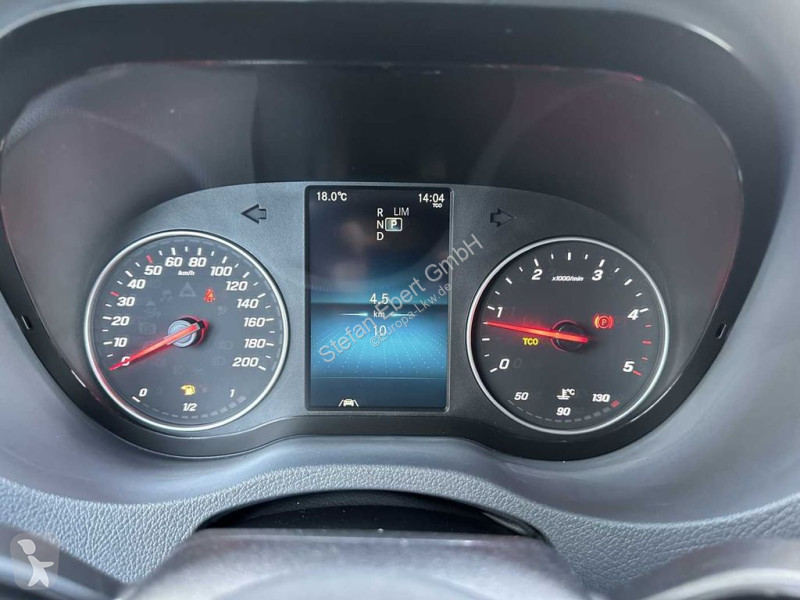 Véhicule utilitaire Mercedes 517 CDI 3665 9G...