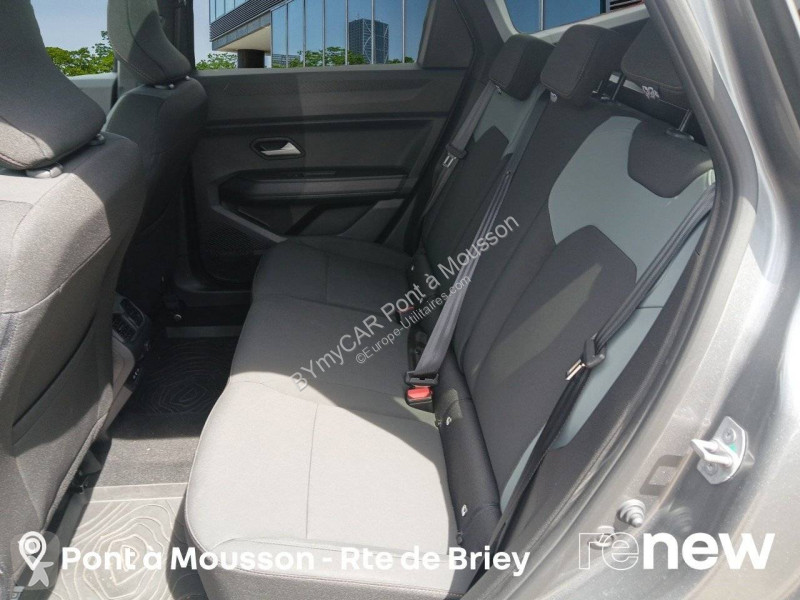 Autoutilitară Dacia Bigster TCe 140