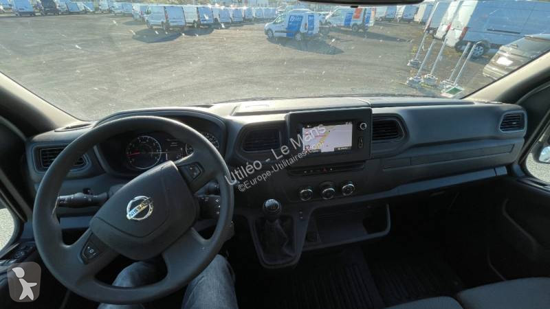 Véhicule utilitaire Nissan