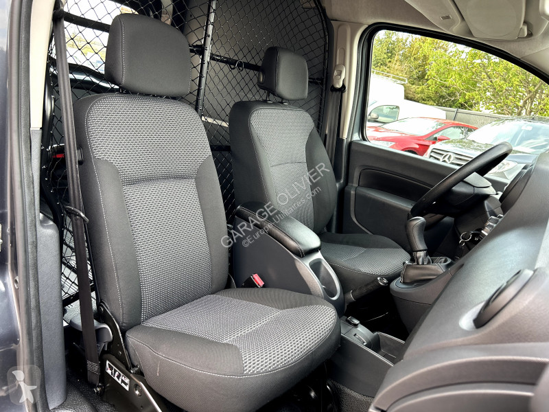 Véhicule utilitaire Mercedes Compact 109 1.5...