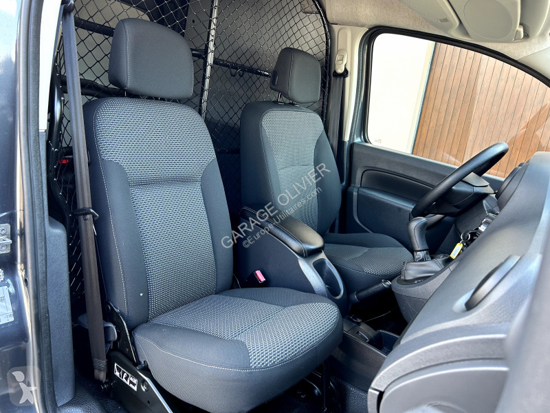 Véhicule utilitaire Mercedes Compact 109 1.5...