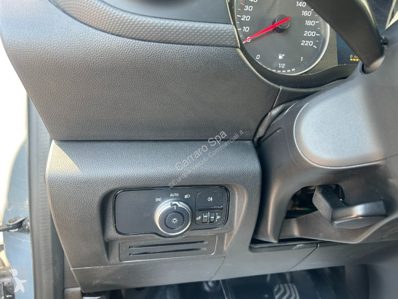 عربة نفعية Mercedes 2021